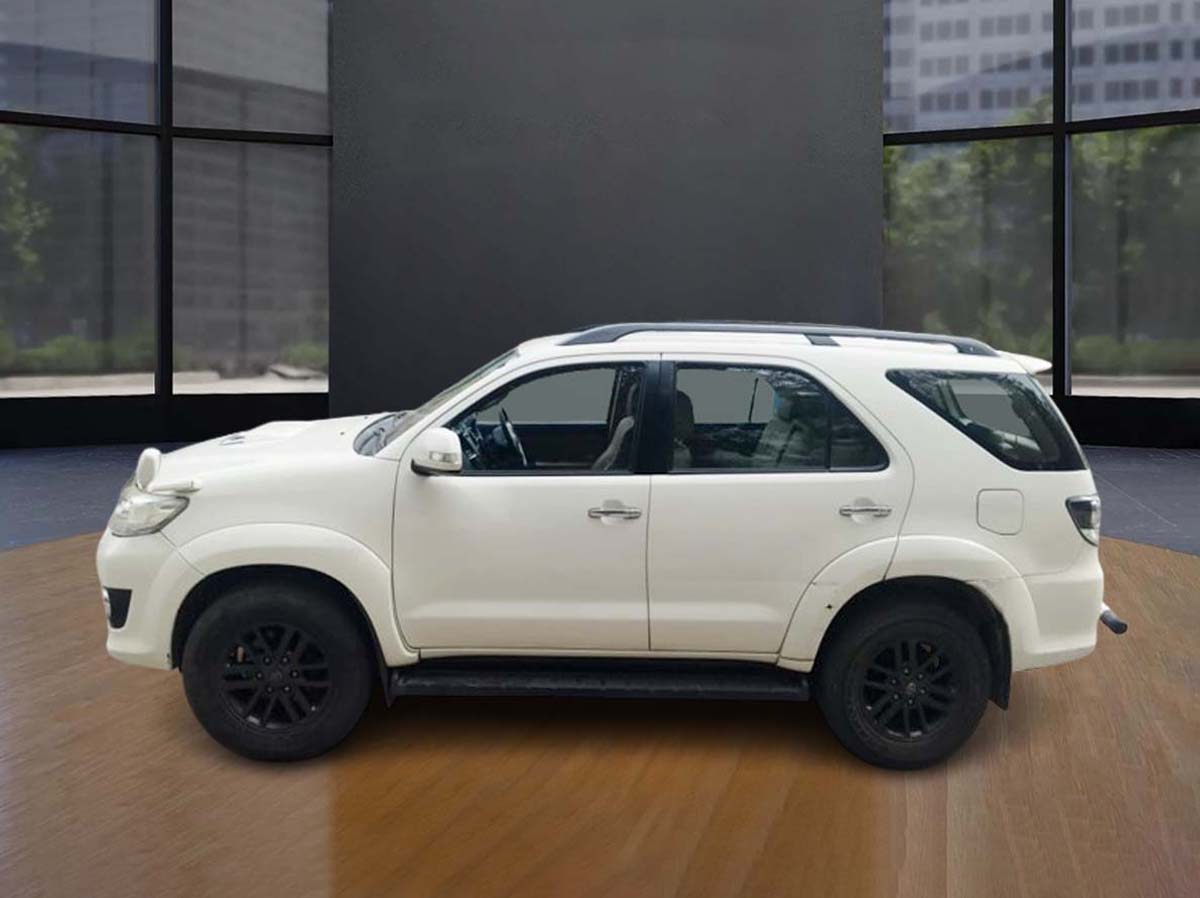 TOYOTA FORTUNER 4*4 AT 3807