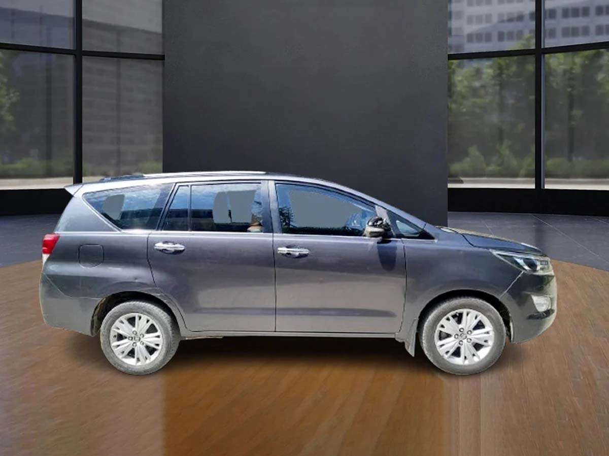 TOYOTA INNOVA CRYSTA 2.7 G AT 2019