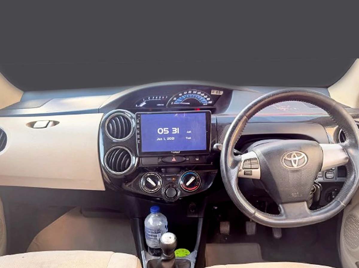 TOYOTA ETIOS LIVA VX 2257