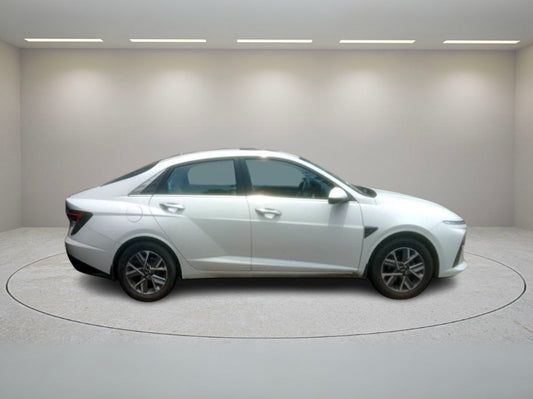 HYUNDAI NEW VERNA SX (O) IVT 2024