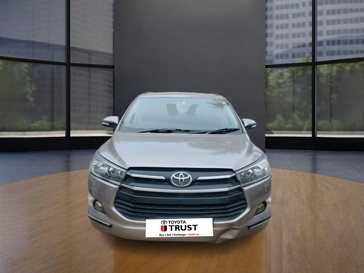Toyota Innova Crysta 2.8 G AT – Used Diesel MPV with Automatic Transmission