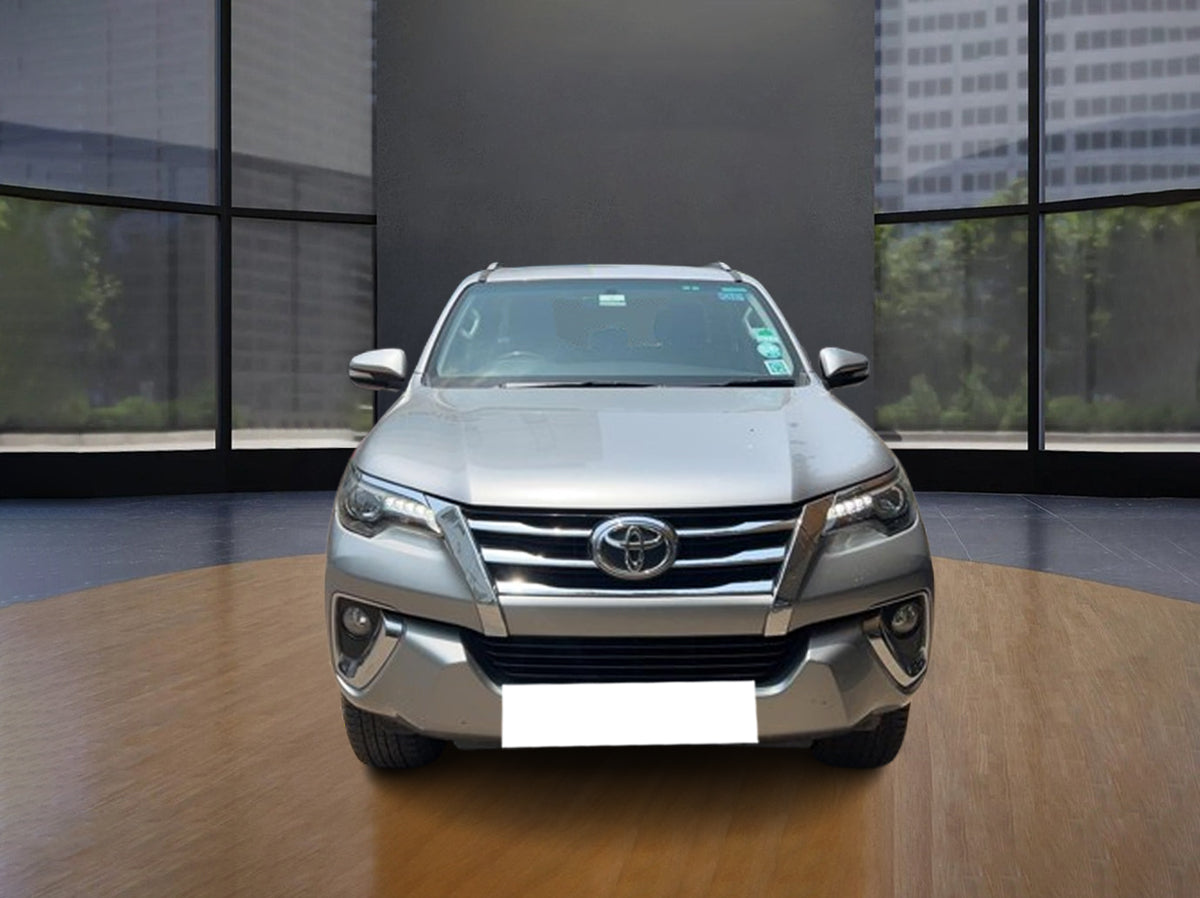 TOYOTA FORTUNER 4*2 MT 6454