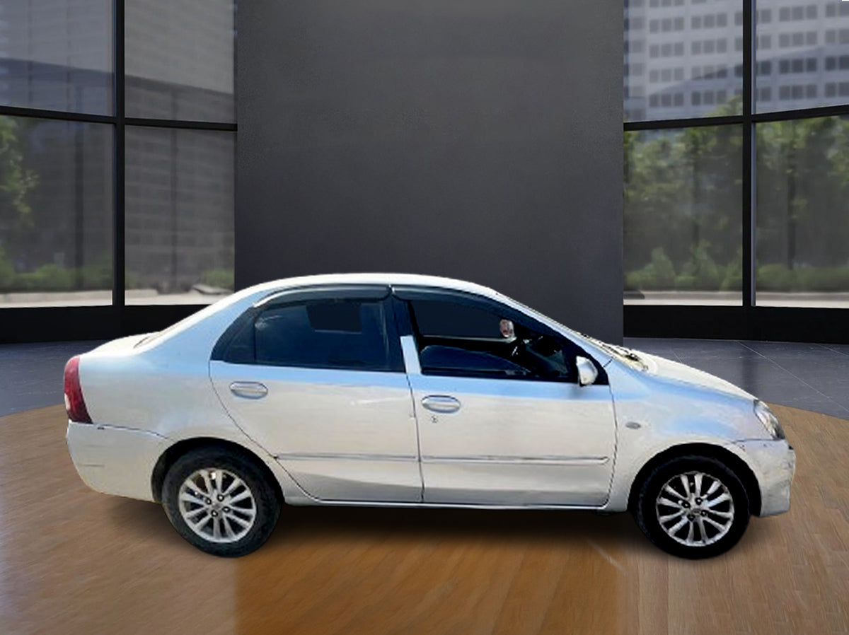 TOYOTA ETIOS V 0921