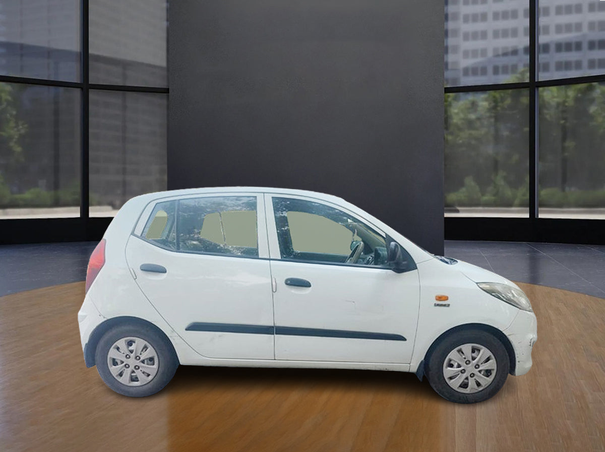 MAHINDRA XUV 300 W8(O) 7529