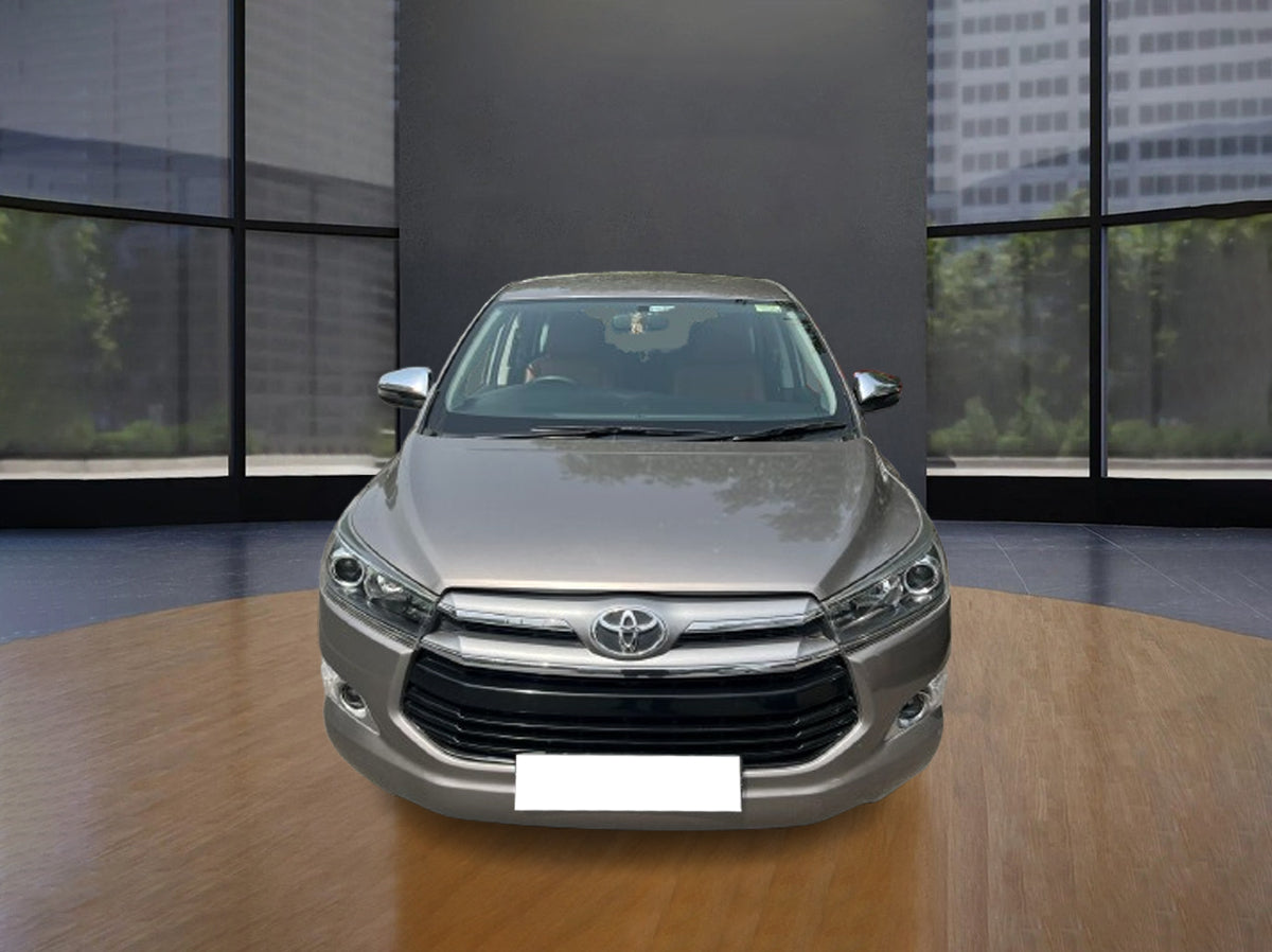TOYOTA INNOVA CRYSTA 2.8 Z AT 1100