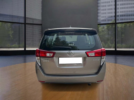 TOYOTA INNOVA CRYSTA 2.8 Z AT 1100