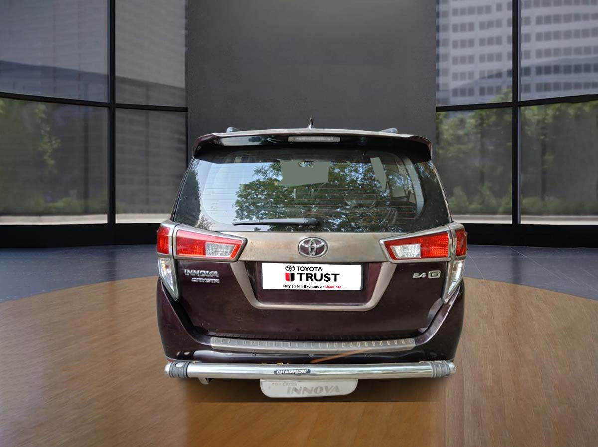 PreOwned Innova Crysta 2.4 G MT 2016