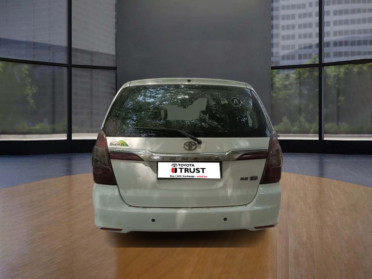 TOYOTA INNOVA 2.5 G 7STR 8200