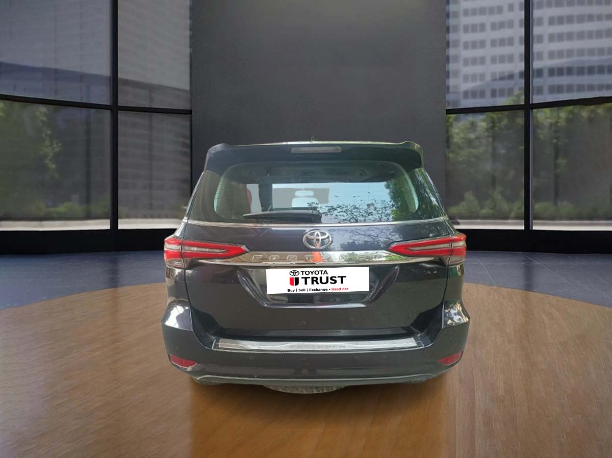 TOYOTA FORTUNER 4*2 AT 2130