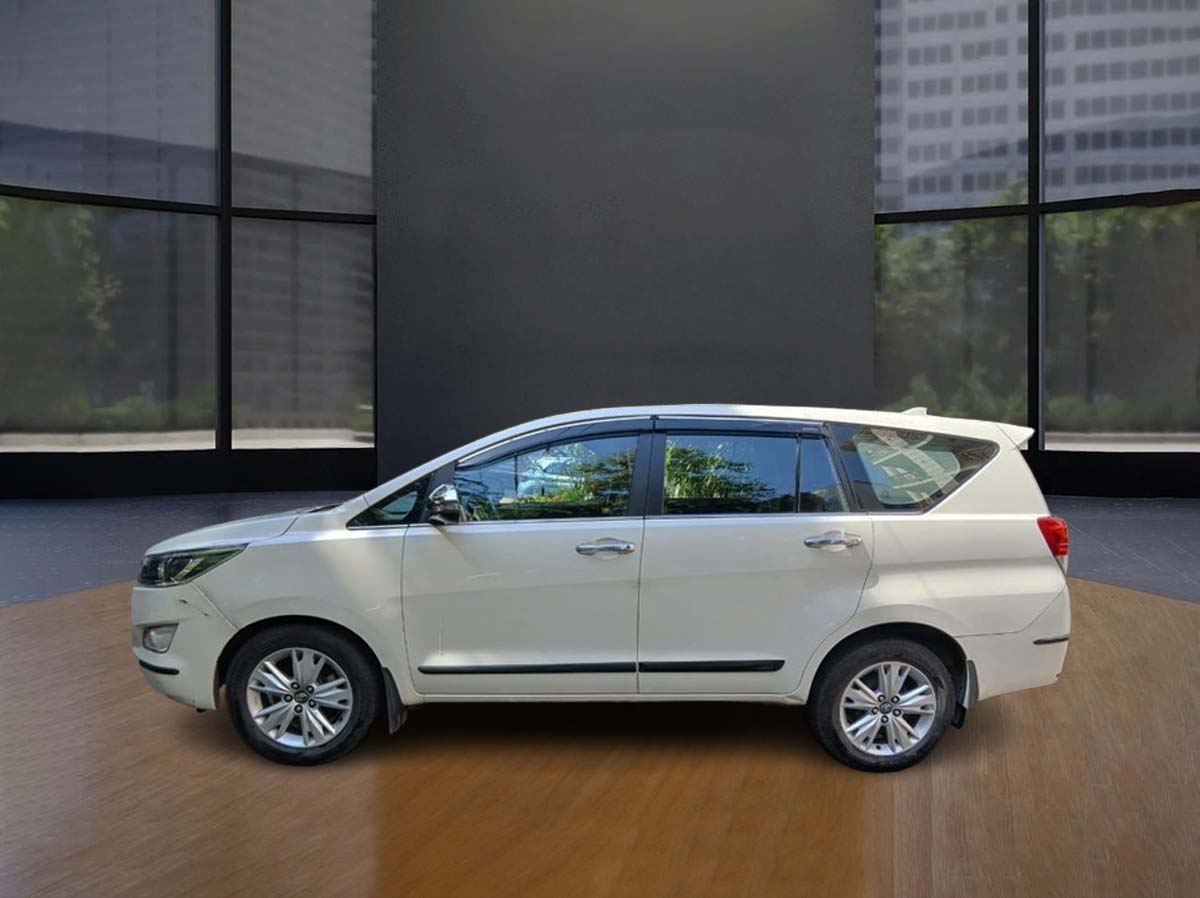 TOYOTA INNOVA CRYSTA 2.7 Z 7STR 9106