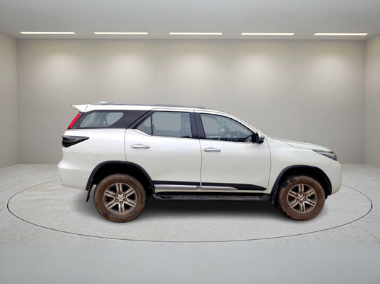 TOYOTA FORTUNER 4X2 MT 2018