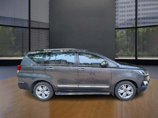 Pre-owned Innova Crysta 2.8 Z AT 7STR