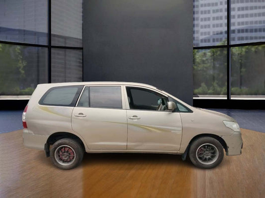 TOYOTA INNOVA G4 8STR 5176