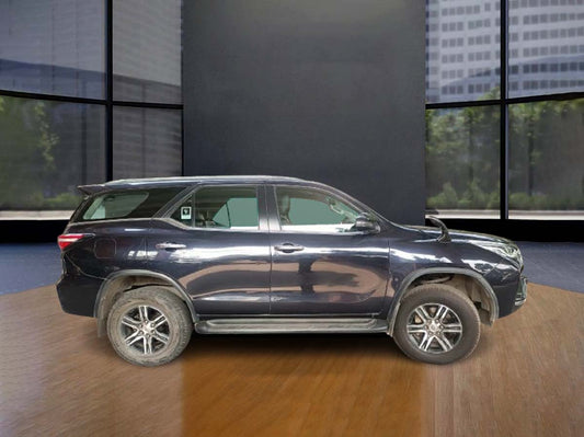 TOYOTA FORTUNER 4*2 AT 2130