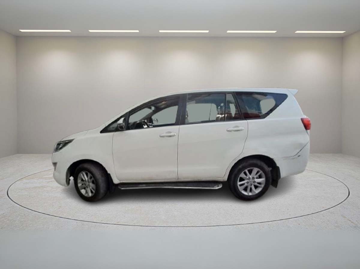 TOYOTA INNOVA CRYSTA 2.4 G MT 2020