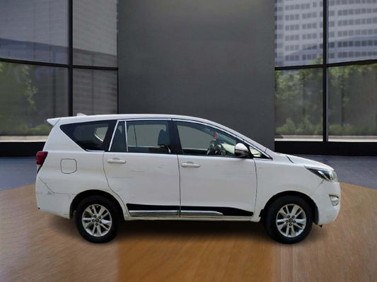 Toyota Innova Crysta 2.4 G 7-Seater MT – PreOwned Diesel MPV in Great Condition