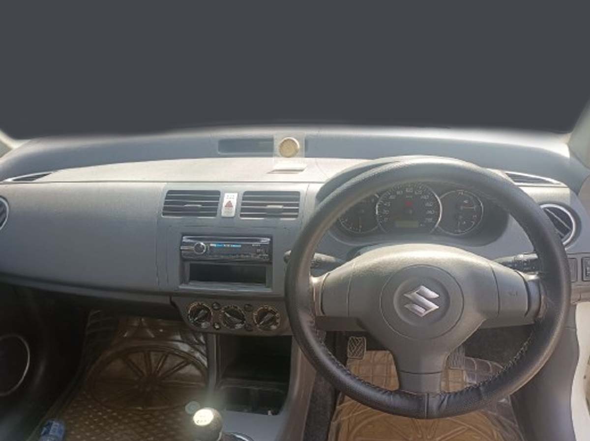 MARUTI SWIFT VXI BS4 M 4811