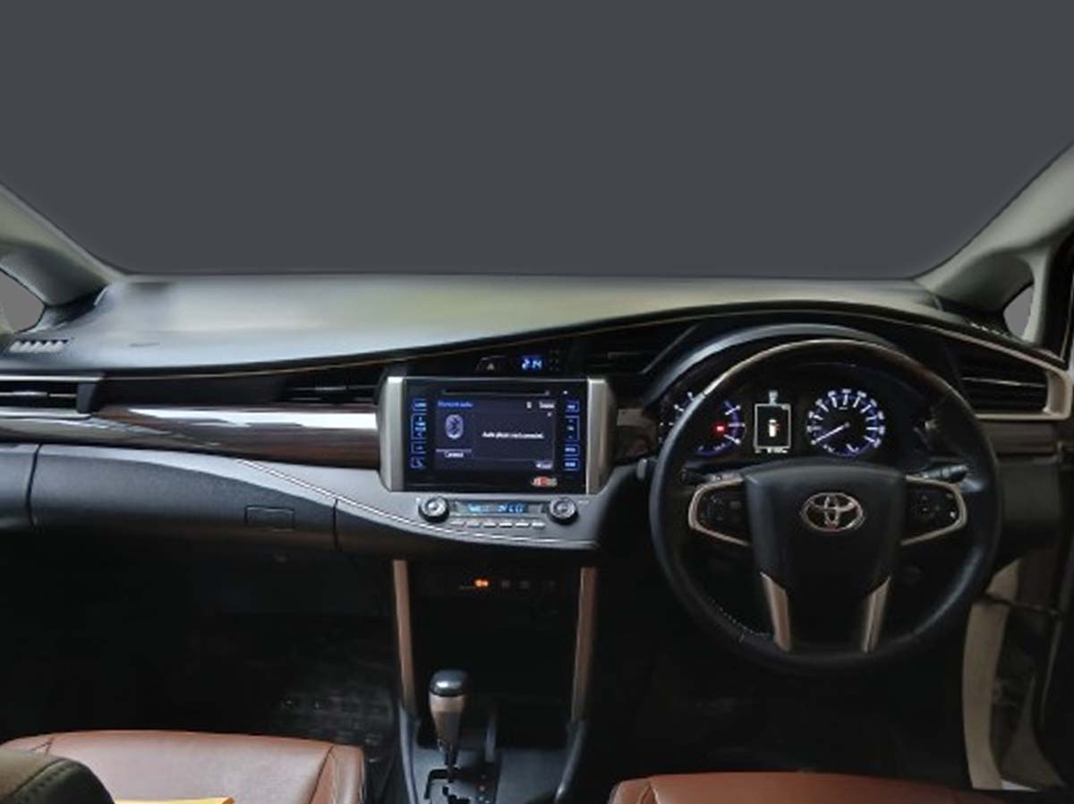 TOYOTA INNOVA CRYSTA 2.7 Z 7STR 9106