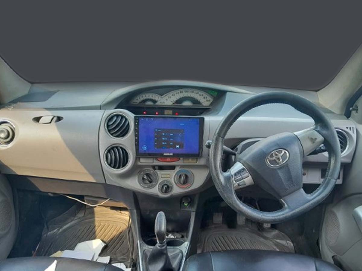 TOYOTA ETIOS VX 2222