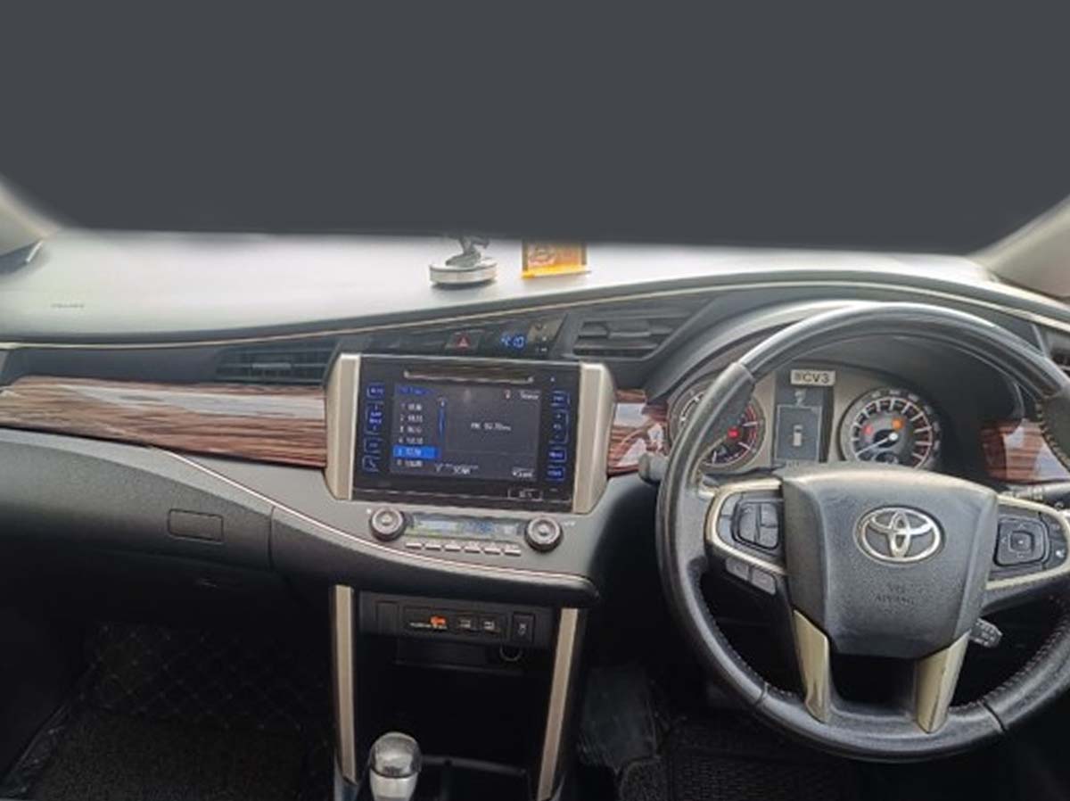 TOYOTA INNOVA CRYSTA SPOT AT 4653