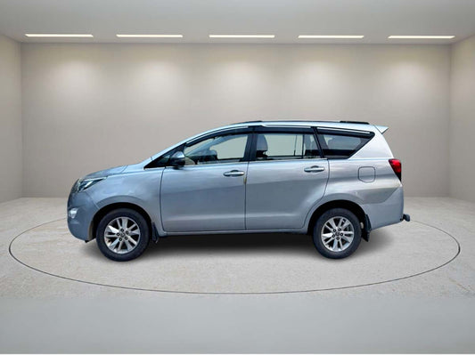 TOYOTA INNOVA CRYSTA 2.4 G MT 8STR 2017