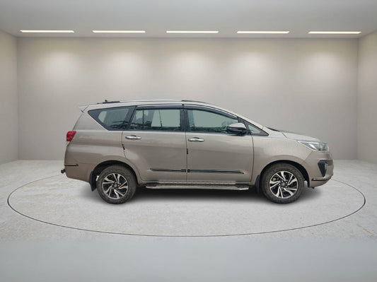 TOYOTA INNOVA CRYSTA 2.7V (MT) 7 STR 2022