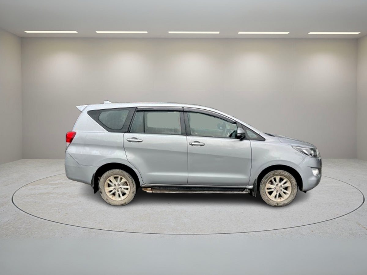 TOYOTA INNOVA CRYSTA 2.4 G AT 2020