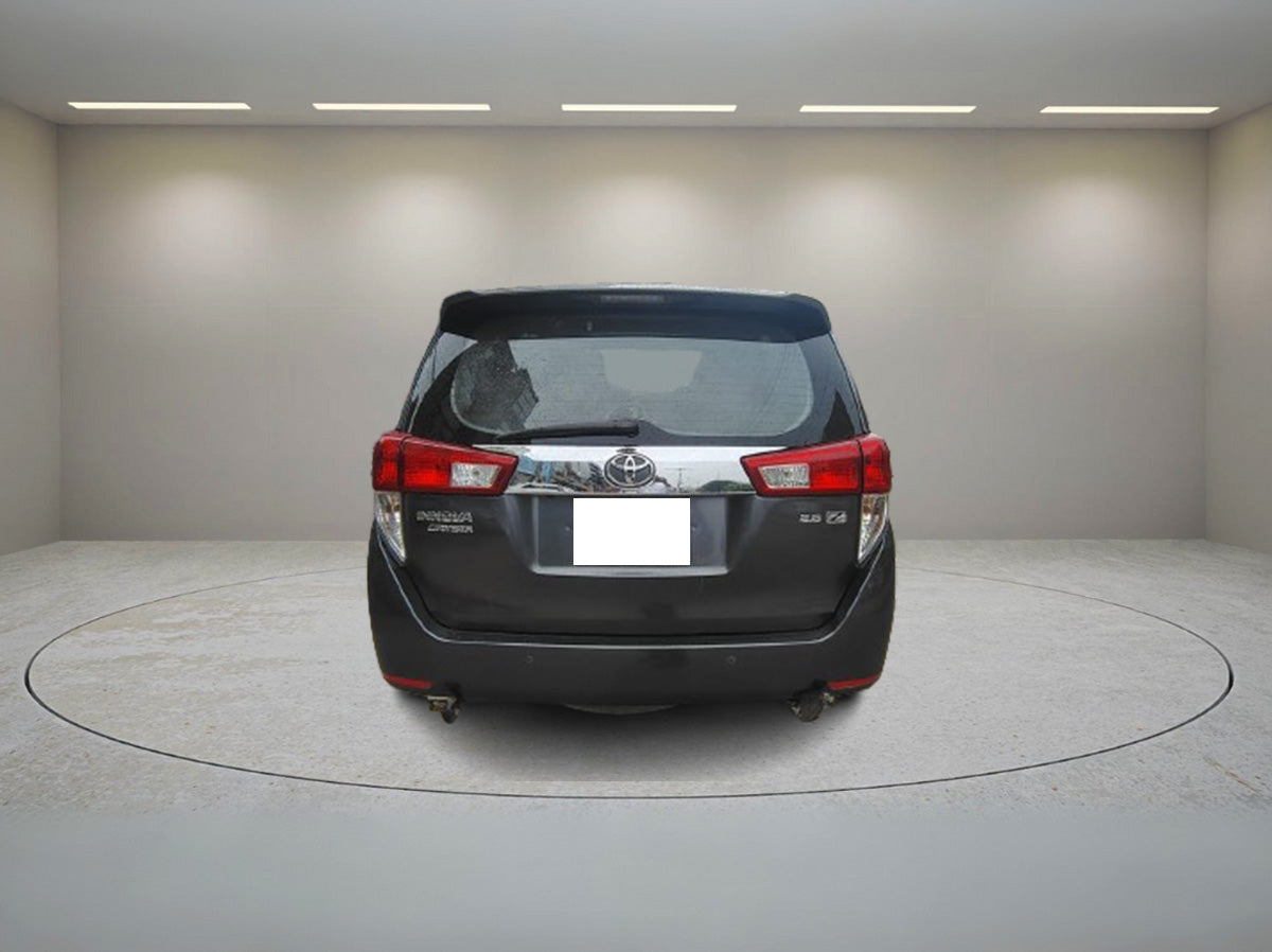 TOYOTA INNOVA CRYSTA 2.8 Z AT 2016