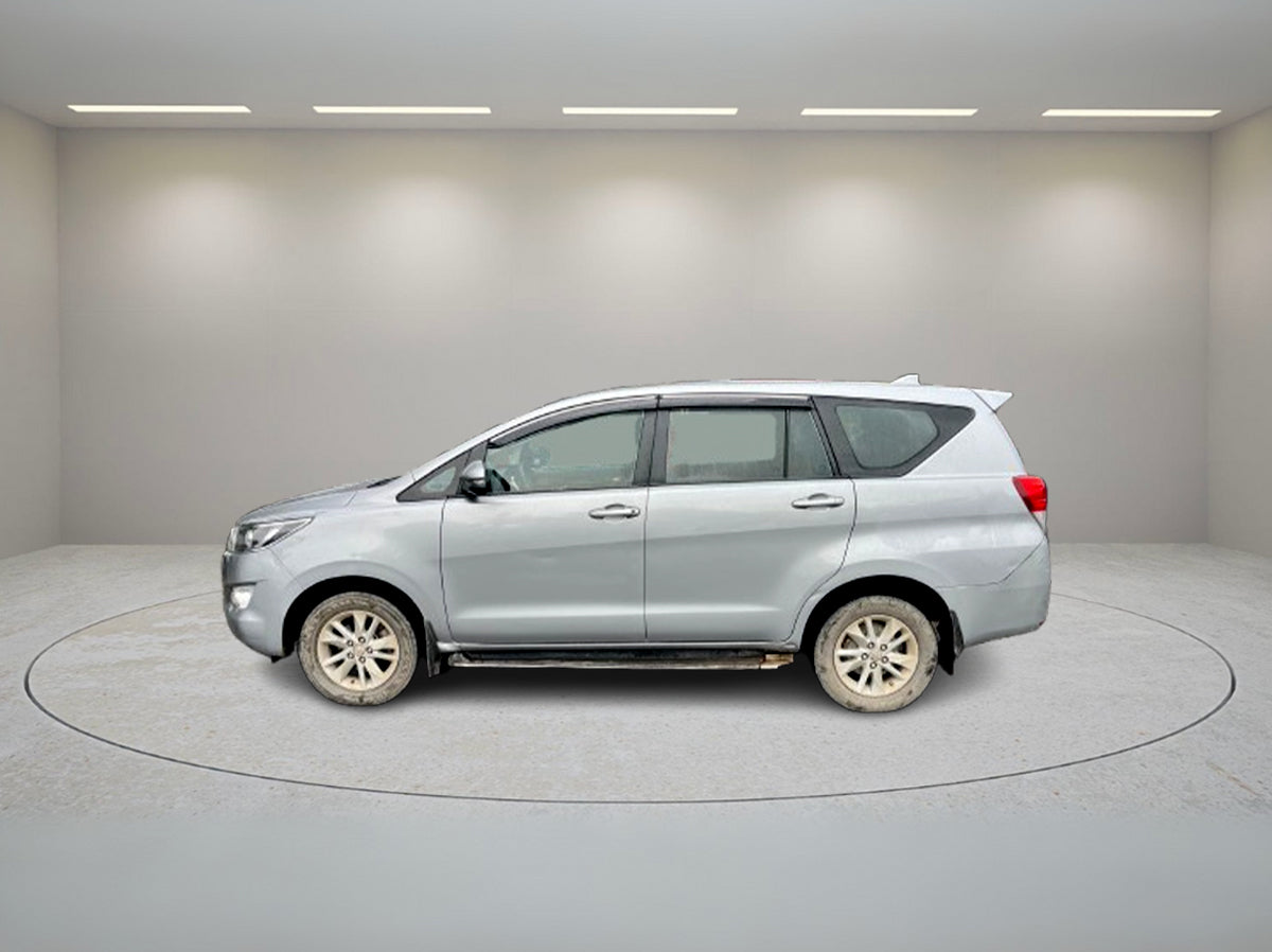 TOYOTA INNOVA CRYSTA 2.4 G AT 2020