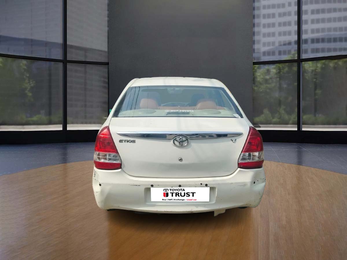 Second Hand Toyota Etios V 2016