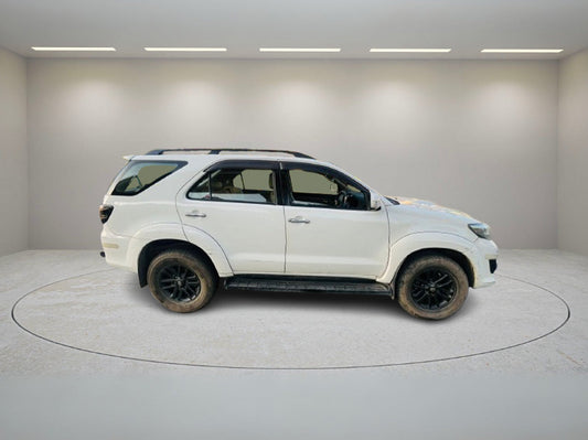 TOYOTA FORTUNER 4*2 AT 2015