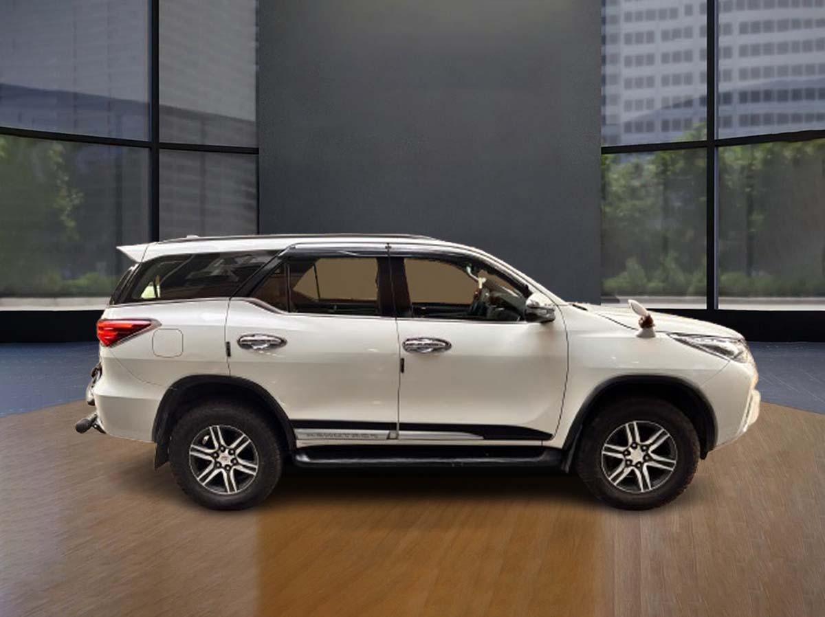 PreOwned Toyota Fortuner 4x2 AT 2019