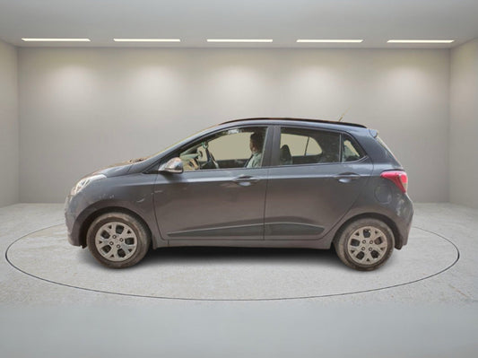 HYUNDAI GRAND I10 SPORTZ 2016