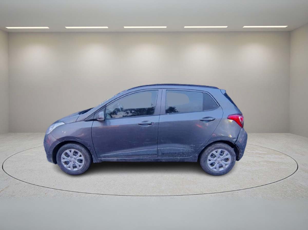 HYUNDAI GRAND I.10 SPORTZ 2016