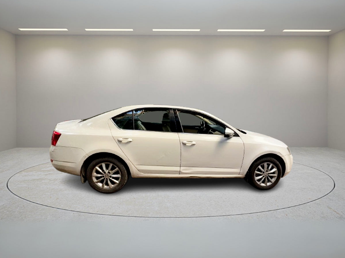 SKODA OCTAVIA STYLE + AT 2016