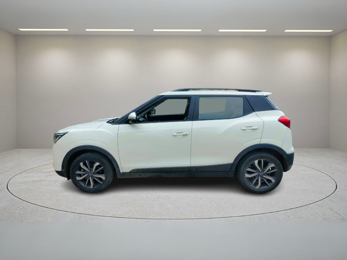 MAHINDRA XUV300 W8 (O) DS BS6 2021