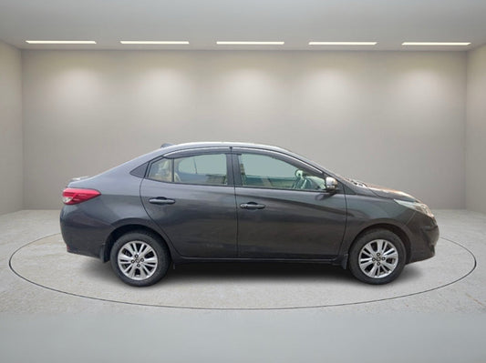 TOYOTA YARIS 1.5 V 2019