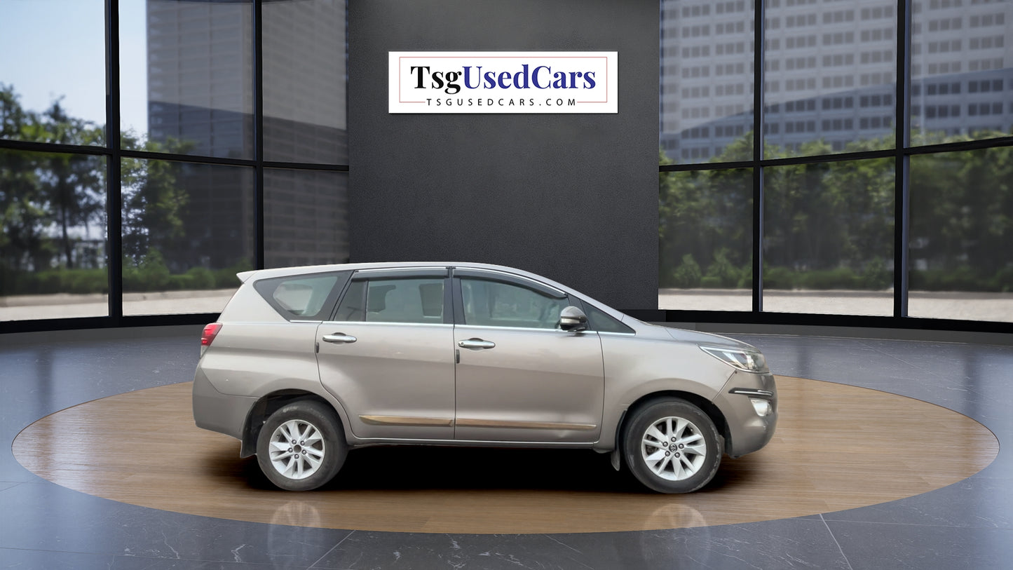 Toyota Innova Crsyta 2.4G