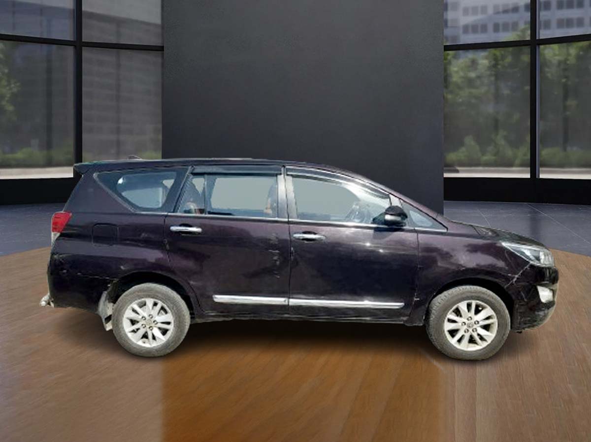 TOYOTA INNOVA CRYSTA 2.4 G 9320