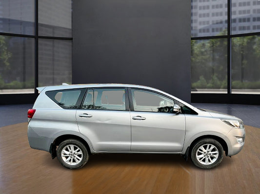 TOYOTA INNOVA CRYSTA 2.4 G MT 2125