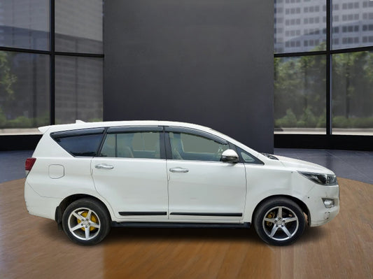 TOYOTA INNOVA CRYSTA 2.4 V 0023