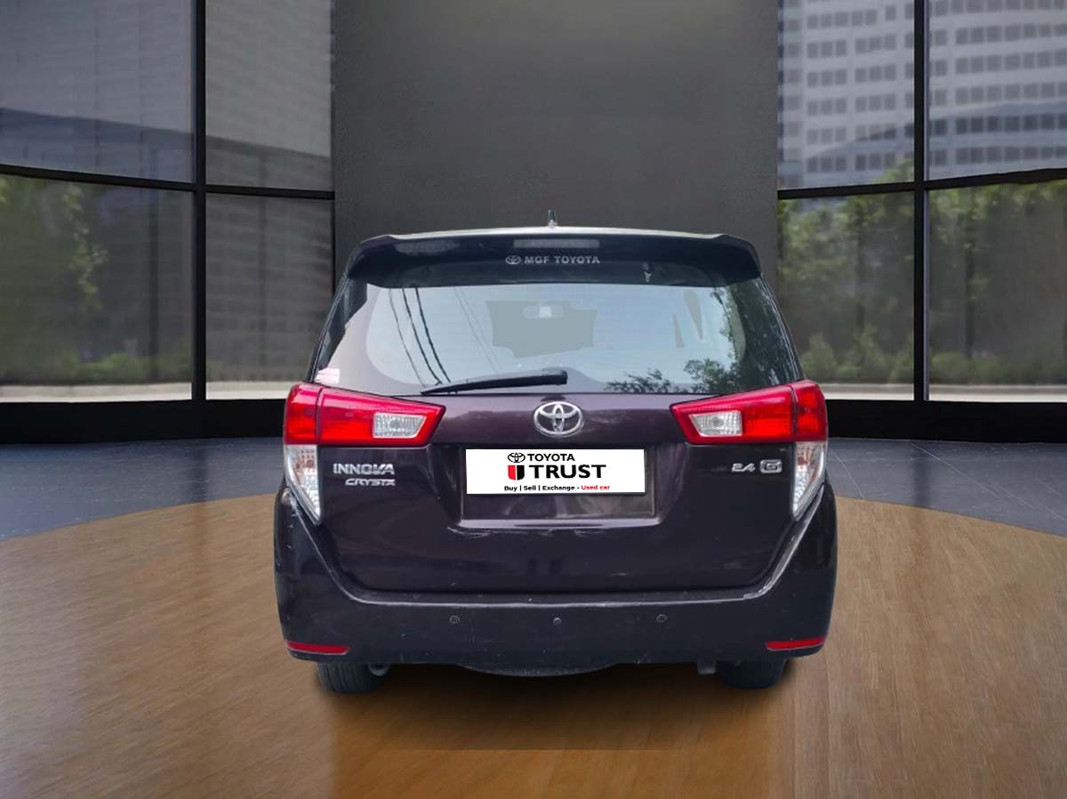 TOYOTA INNOVA CRYSTA 2.4 G  7STR 8529