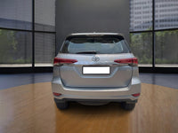 TOYOTA  FORTUNER 4*2 MT 6454