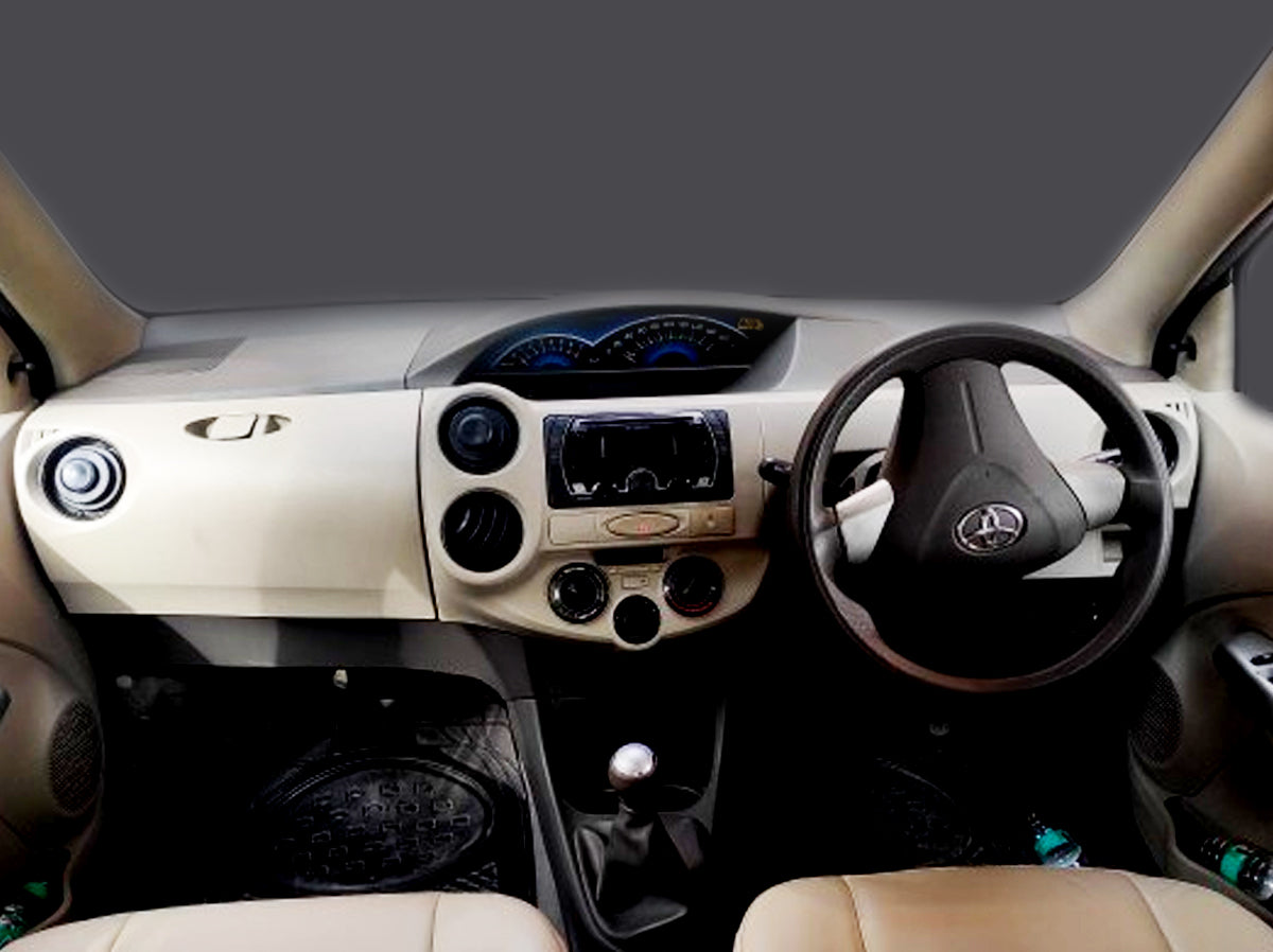 TOYOTA ETIOS V 8838