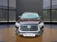 Toyota Innova Crysta 2.4 G 5586