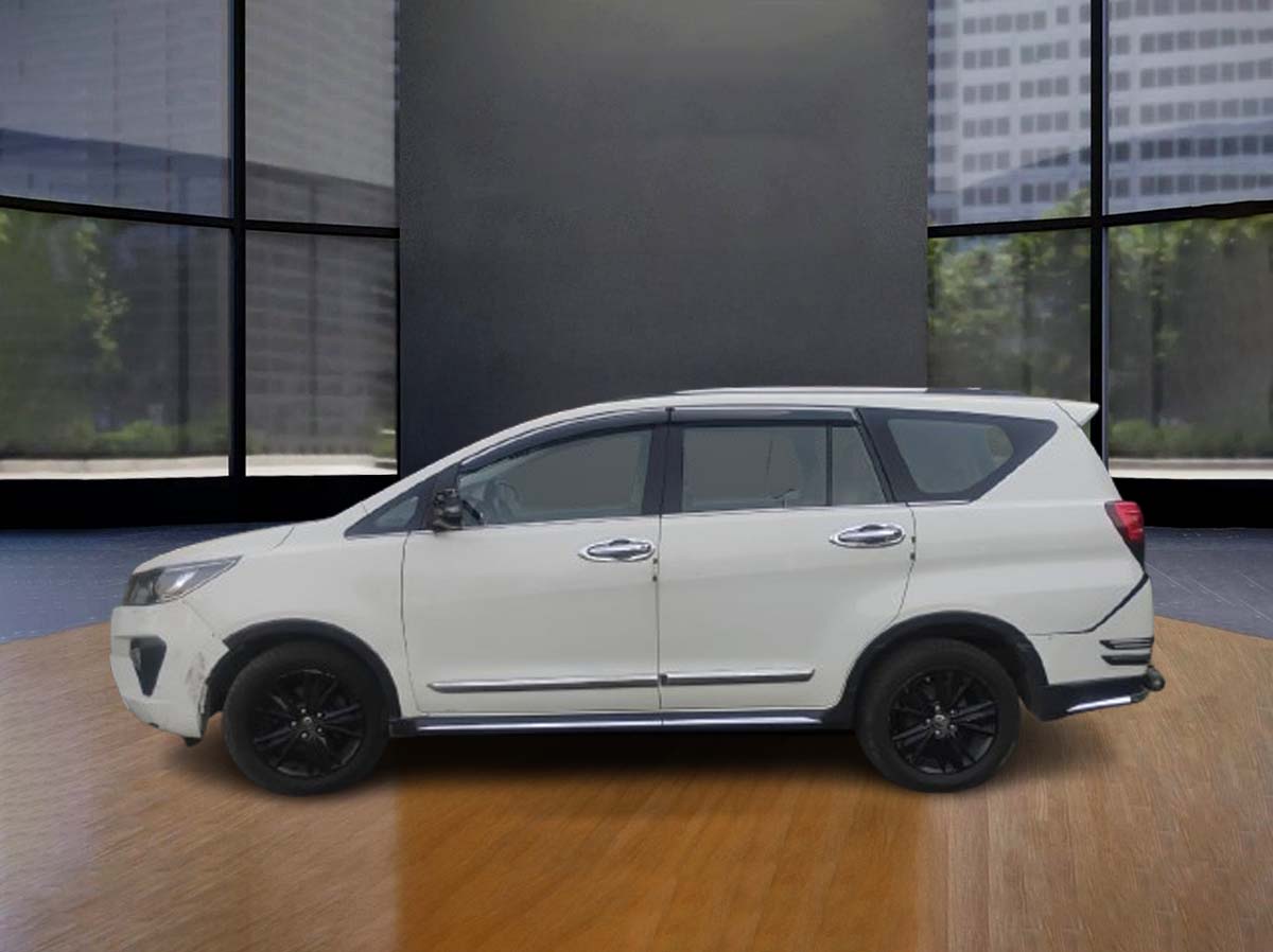 PreOwned Innova Crysta Touring Sport