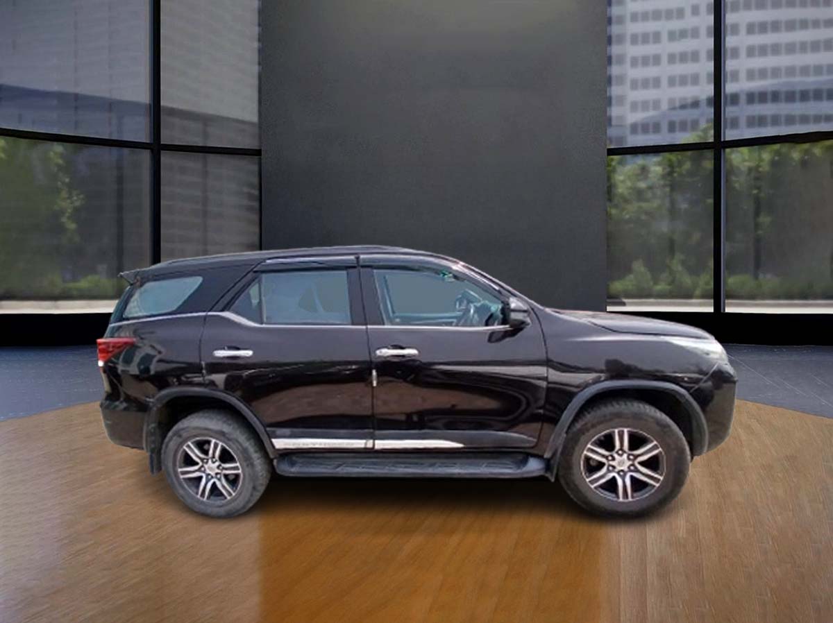 TOYOTA FORTUNER 4*2 MT 4200