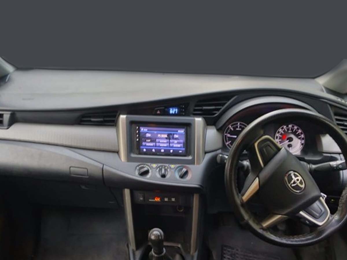 TOYOTA INNOVA CRYSTA 2.4 G  7STR 8529