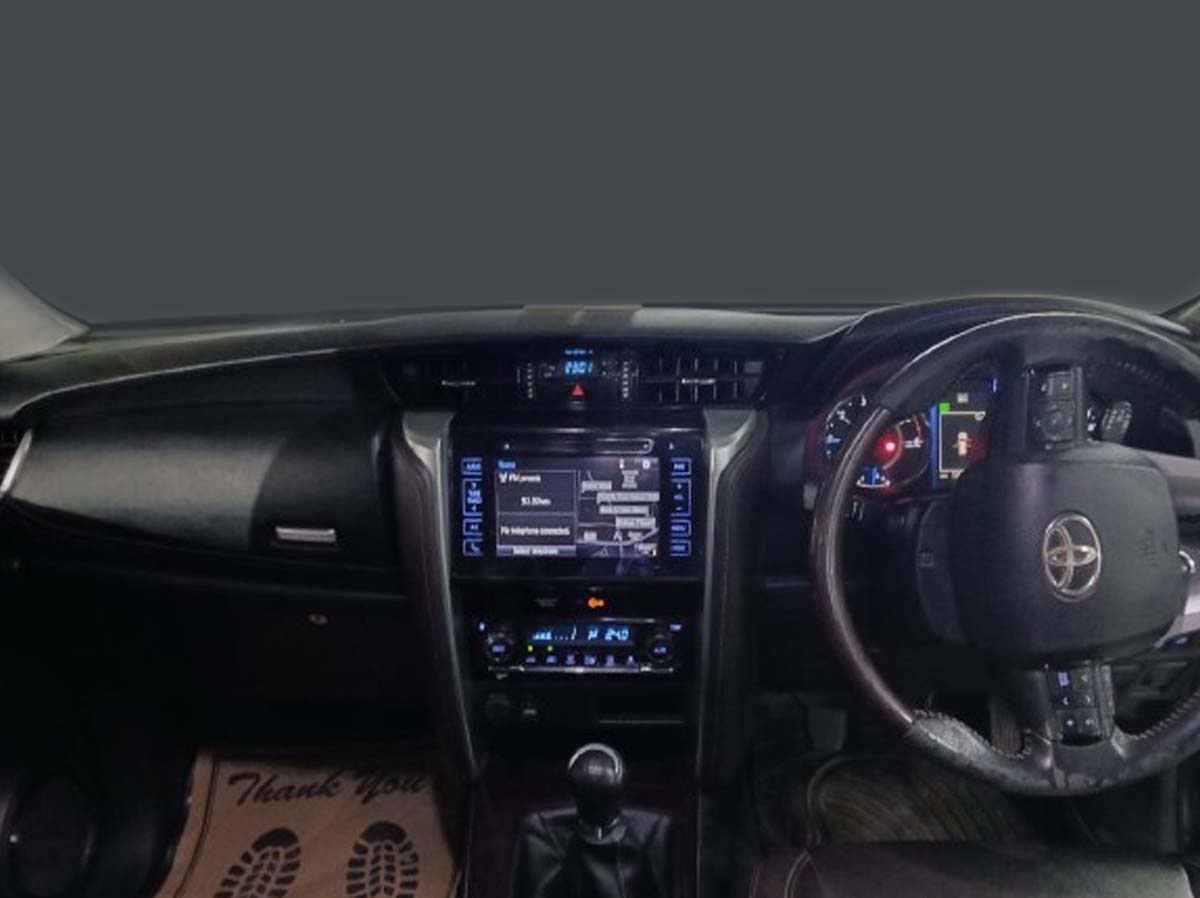 TOYOTA FORTUNER 4*2 MT 4200