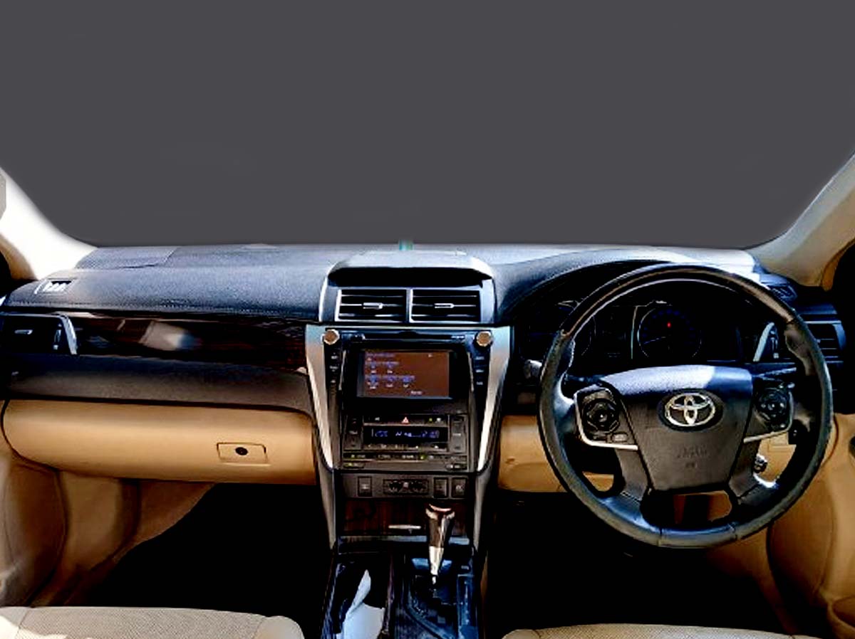 TOYOTA CAMRY HYBRID 3654